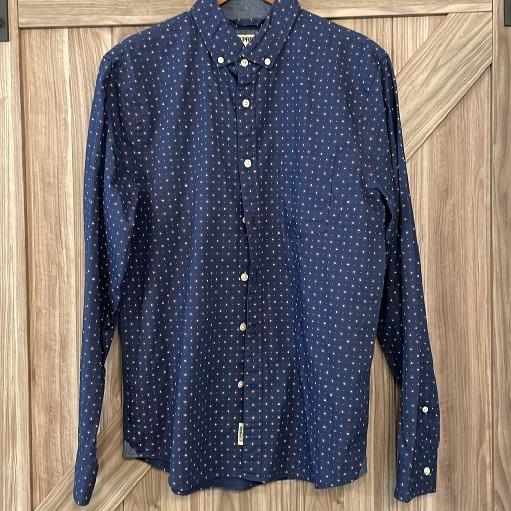 Men’s express slim fit dress shirt. Size medium.